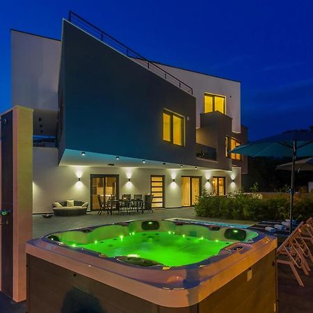 Luxury Apartment Noa Njivice Buitenkant foto