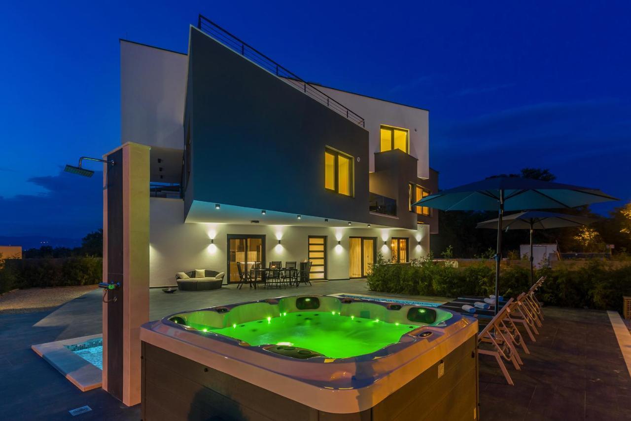 Luxury Apartment Noa Njivice Buitenkant foto