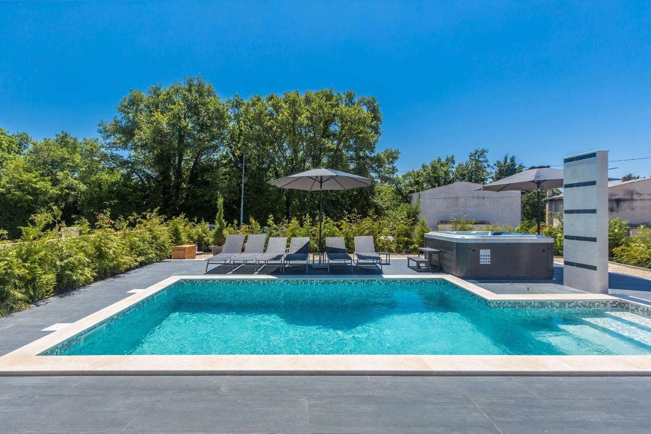 Luxury Apartment Noa Njivice Buitenkant foto